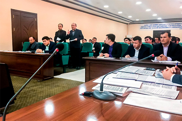 Группа Министерства инвестиций и внешней торговли Узбекистана посетила Джизакскую область