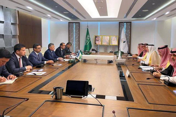 First Deputy Foreign Minister meets with the heads of a number of leading Saudi companies
