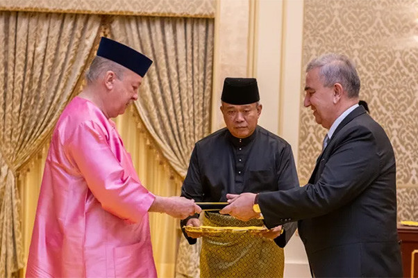 New Ambassador of Uzbekistan presents his credentials to the King of Malaysia