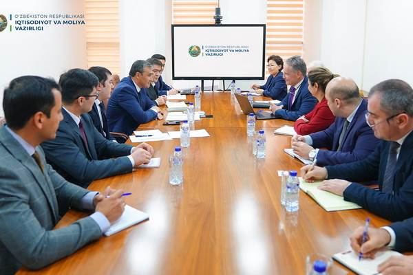 A round table discussion was held with the World Bank delegation on PEFA