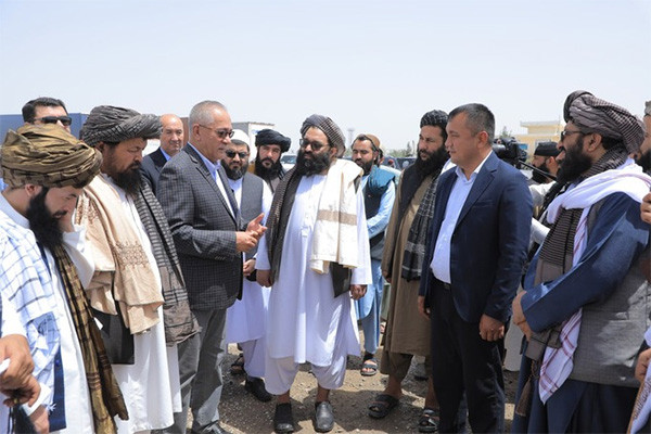 Uzbekistan transfers humanitarian aid to Afghanistan