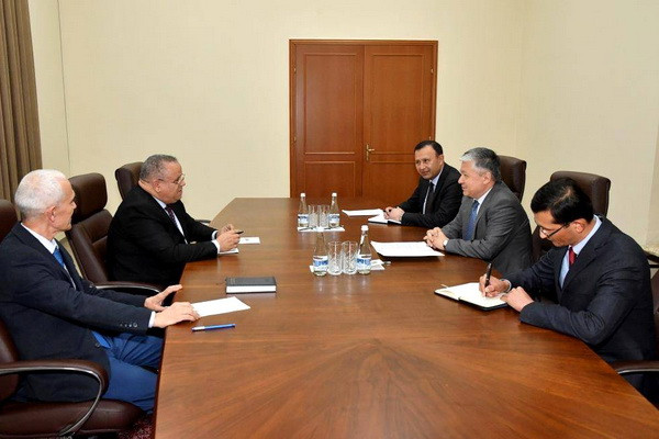 Бахром Аълоев принял посла Алжирской Народной Демократической Республики