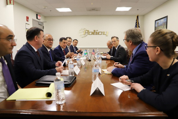 Владимир Норов провел переговоры с заместителем Министра обороны США