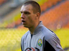 Former Russia national goalie barred from flight over alimony debt