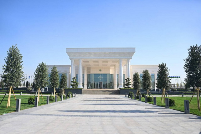 President Mirziyoyev Inspects New Airport at “Tashkent-Vostochny” Site