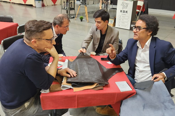 A delegation of Uzbekistan takes part in the international exhibition Polshoes Footwear Days