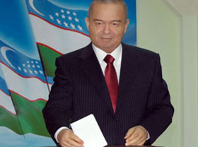 Uzbek President Islam Karimov votes at elections