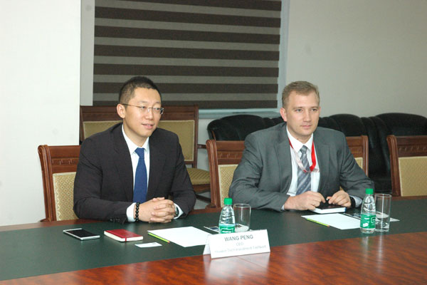 IUT and Huawei Tech Investment discuss cooperation issues