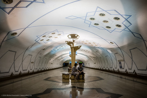 На станции метро «Туркистон» произошло короткое замыкание электропроводов