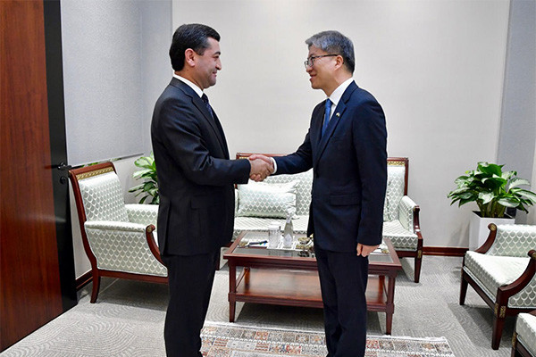 Uzbek FM holds meeting with the Ambassador of the Republic of Korea