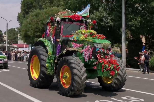 The 63rd “International Flower Festival” starts in Namangan