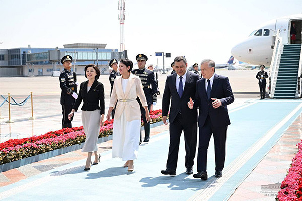 President of Kyrgyz Republic arrives in Uzbekistan