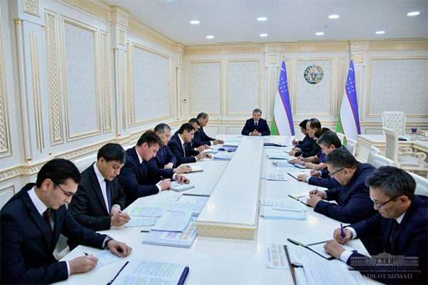 Uzbek leader sets tasks to further development of automobile industry