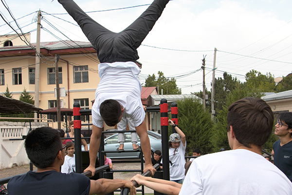 Первая бесплатная площадка для воркаут занятий открылась в Ташкенте