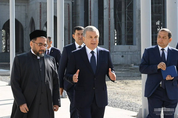 Президент прибыл в Самарканд