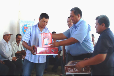 УзЛиДеП провел конкурс механизаторов