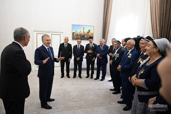 Президент побеседовал с представителями старшего поколения