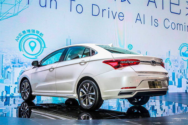 Китайские компании представили свои новинки на автошоу в Чэнду