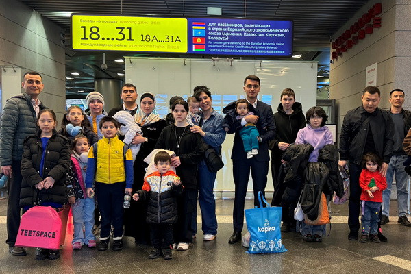 Seventeen children, left without parents in Russia, were returned to Uzbekistan