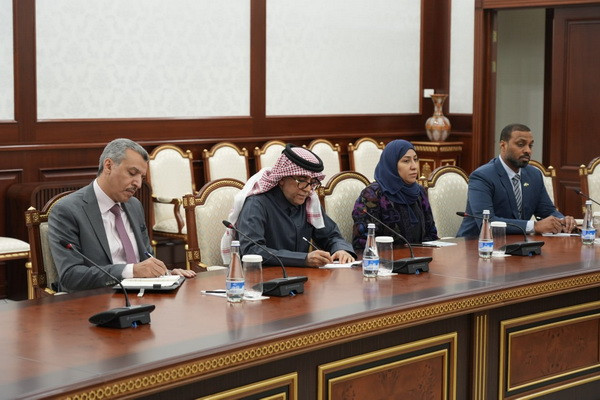 First DFM meets with the ambassadors of Qatar, Saudi Arabia, Oman and the UAE