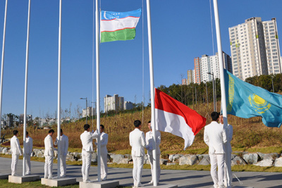 Флаг Узбекистана поднят в Паралимпийской деревне