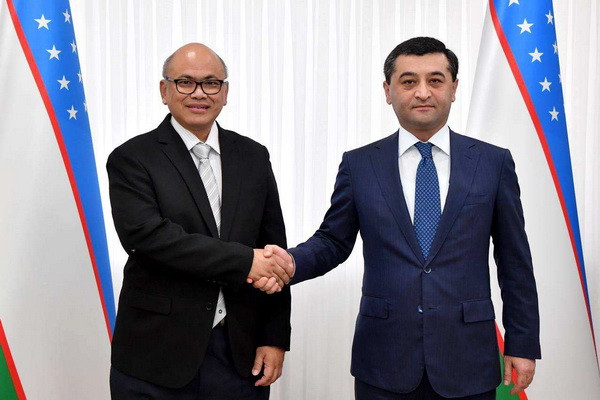 Foreign Minister of Uzbekistan meets with the newly appointed Ambassador of Malaysia