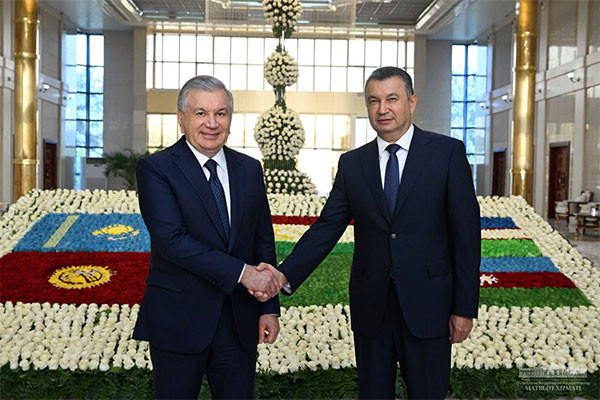 President of Uzbekistan arrives in Tajikistan