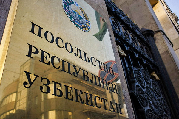 В Харькове попал под обстрел микроавтобус для эвакуации узбекистанцев