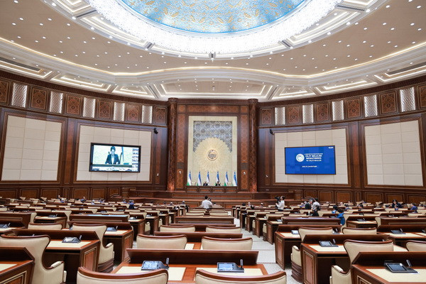 Сорок пятое пленарное заседание Сената Олий Мажлиса начало свою работу