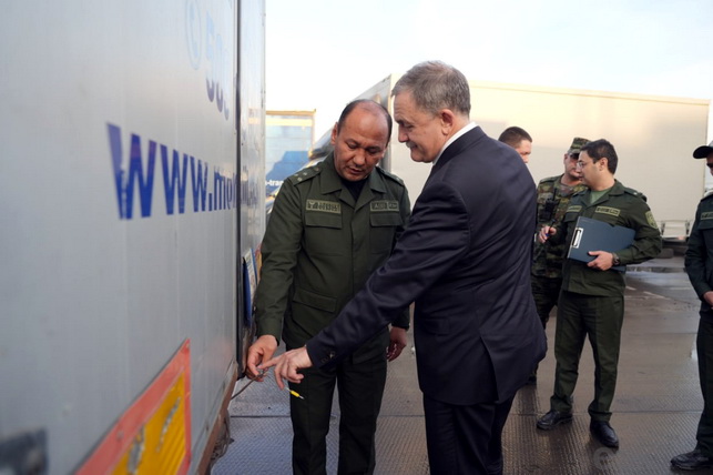 Министр ЕЭК посетил пункты пропуска на границе Узбекистана и Казахстана