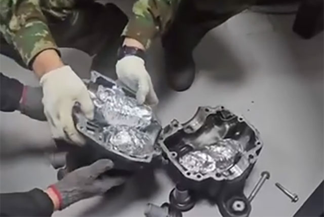 В Ташкенте обнаружено 5 кг синтетических наркотиков, спрятанных в 2 редукторах