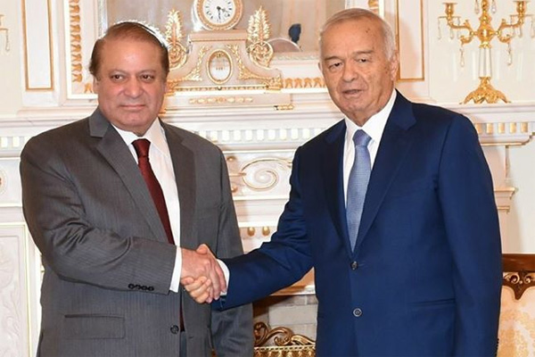 Islam Karimov and Nawaz Sharif hold talks in Tashkent