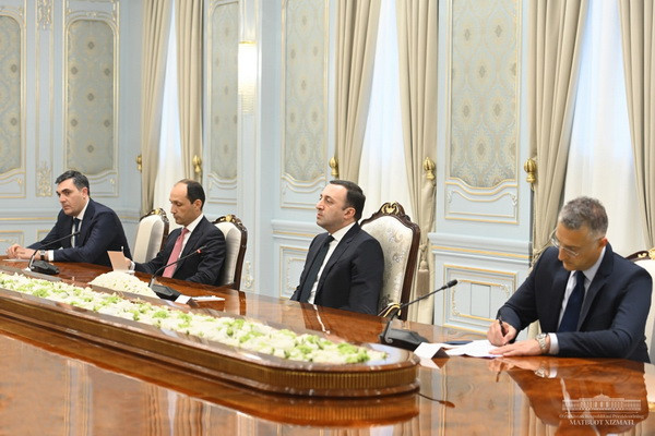 President of Uzbekistan discusses with the Prime Minister of Georgia ways to expand practical cooperation