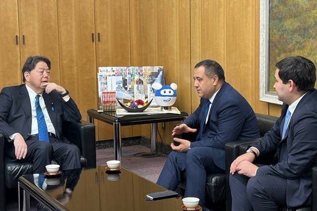 Посол Узбекистана обсудил с министром Японии расширение сотрудничества