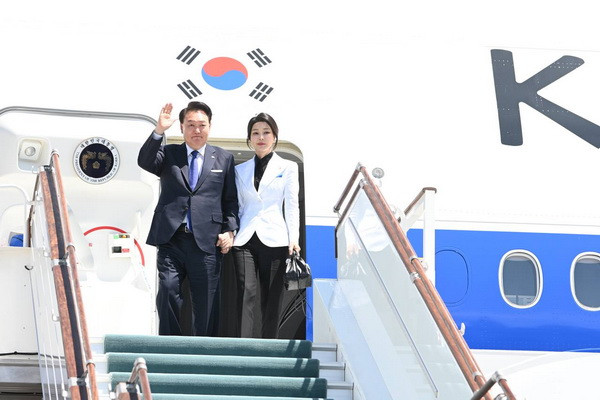 South Korean President Yoon Suk-yeol arrives in Uzbekistan