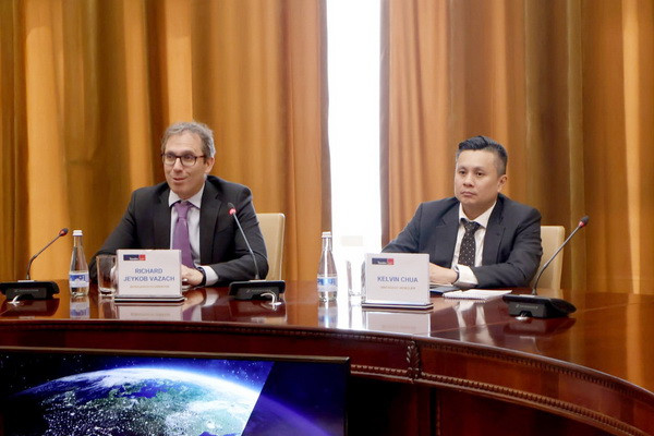 CBU management holds meeting with Travelex
