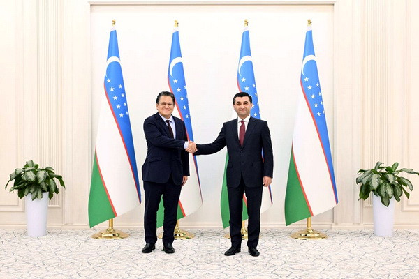 Uzbek FM holds negotiations with Deputy President of Malaysian Senate