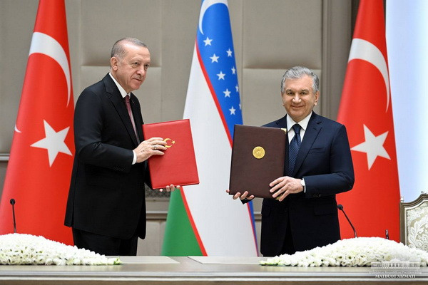 Documents signed to strengthen the strategic partnership