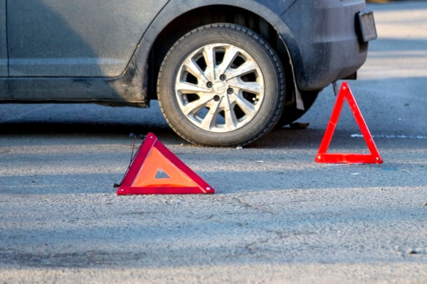 The causes of road accidents are analyzed
