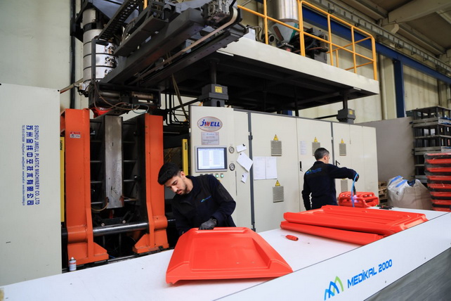 Хоким Ферганской области ознакомился с производством медицинского оборудования в Турции и подписал меморандум о сотрудничестве