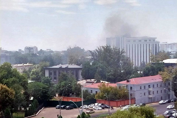 Fire breaks out in new construction building in Yunusabad District of Tashkent