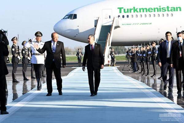 Gurbanguly Berdimuhamedov arrives in Samarkand