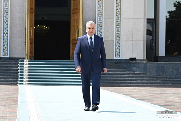 Ўзбекистон Президенти Озарбайжонга жўнаб кетди