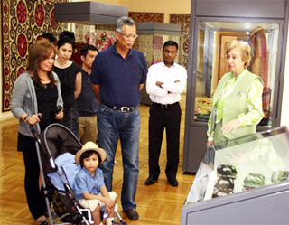 Petronas President visits Museum of Applied Art