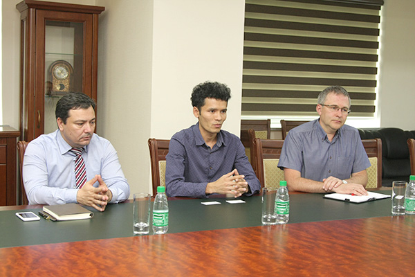 IUT and Axis Communications discuss establishment of cooperation ties