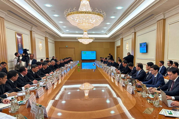 A delegation of Uzbekistan takes part in a meeting of the Uzbek-Turkmen intergovernmental commission