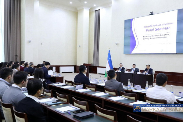 Meetings and seminars were organized with representatives of the Bank of Korea and the Institute for the Development of International Cooperation