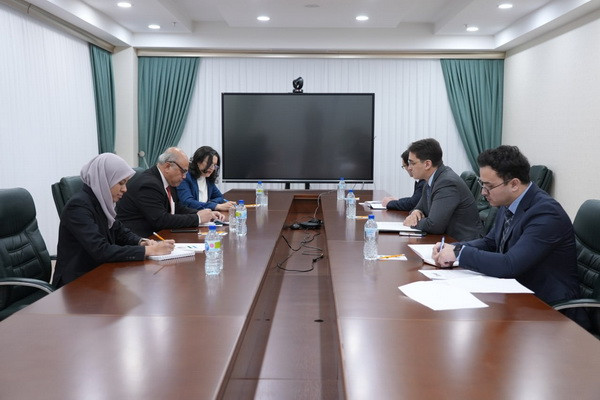 Uzbek Deputy FM holds meeting with the Ambassador of Malaysia
