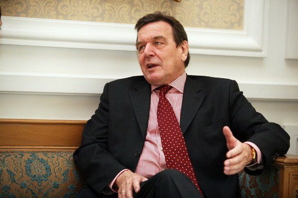 Former German Chancellor Gerhard Schroeder calls on Europe to cooperate and dialogue with China