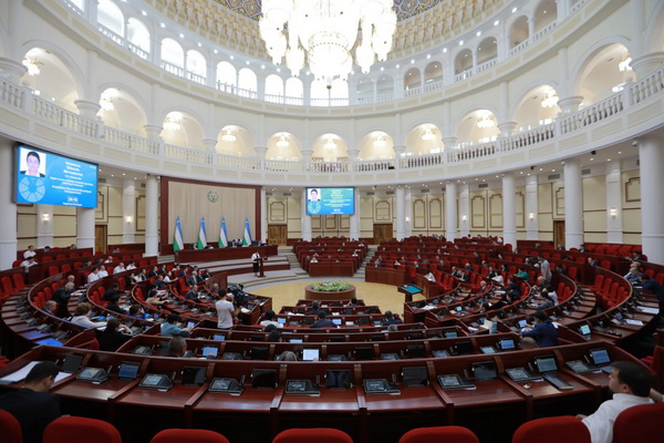 В Узбекистане упрощают лицензирование и разрешительные процедуры